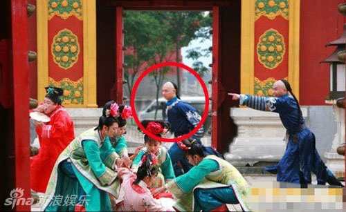 Những hạt sạn “to đùng” trong phim cổ trang Hoa - 10