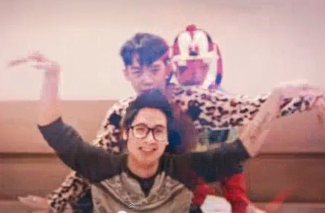 Những điệu nhảy “Con bướm xuân” cực hài - 3