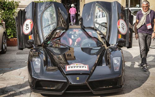 “Huyền thoại” Ferrari Enzo quần tụ trên đất “mẹ” - 8