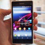 Dế sắp ra lò - Trên tay điện thoại chống nước Xperia Z1 Compact