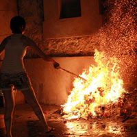 Tin tức trong ngày - Đốt mã: Người cõi âm có nhận được iPhone?