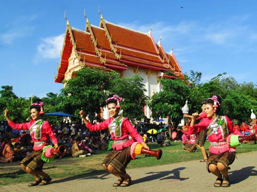 Tết Pháo thăng thiên miền Yasothon - 2