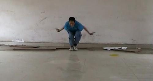 Video: Kinh ngạc “thần đồng” breakdance U50 - 2