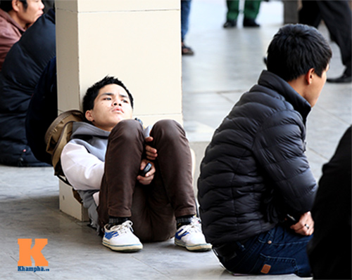 Sinh viên chật vật về quê ăn Tết - 11