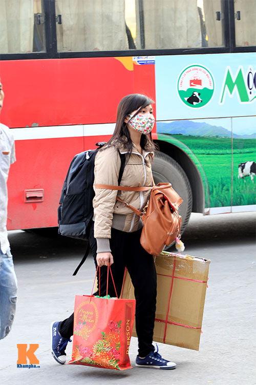 Sinh viên chật vật về quê ăn Tết - 7