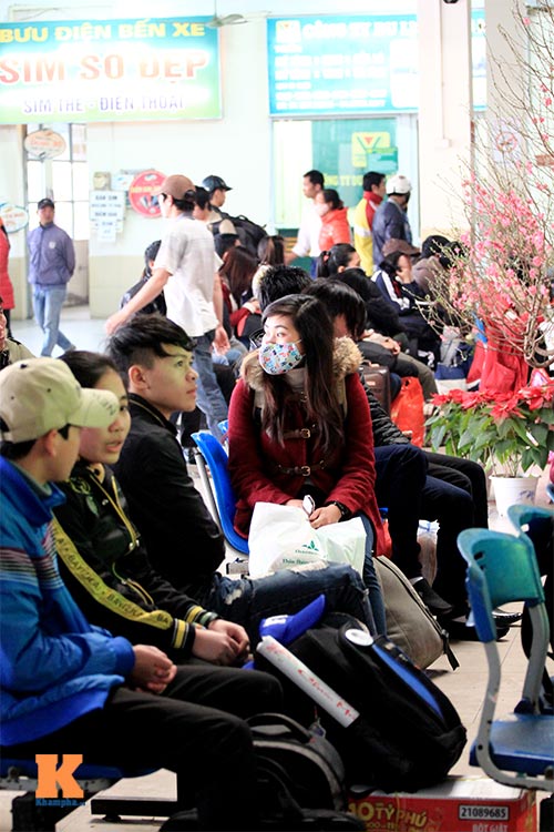 Sinh viên chật vật về quê ăn Tết - 4