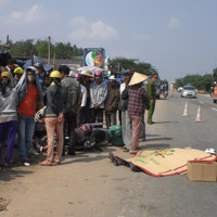 Tin tức trong ngày - Về quê ăn Tết, vợ tử nạn trước mặt chồng