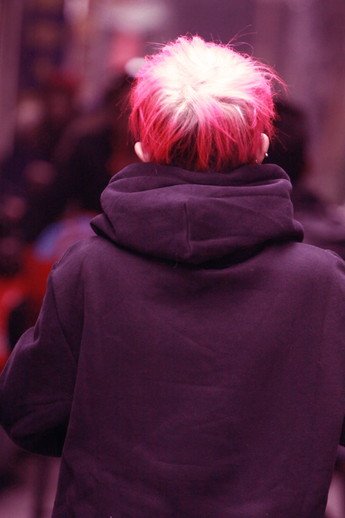 Mặc cá tính như tín đồ tóc hồng - 10