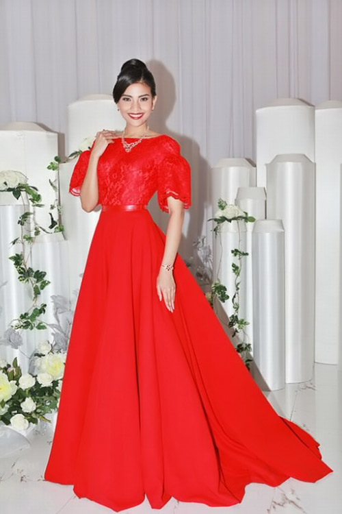 Sao khoe lưng trần đón năm mới - 2