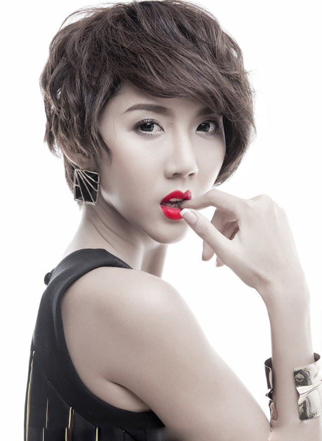 Sau khi thành danh với vai trò người mẫu, Ngọc Quyên chuyển sang đóng phim và nhận được nhiều lời khen tích cực.
