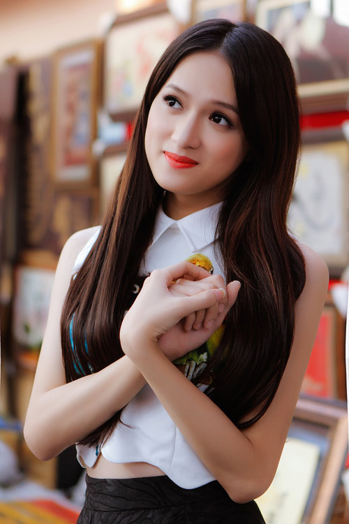 Hương Giang Idol gợi cảm bên sắc mai vàng - 15