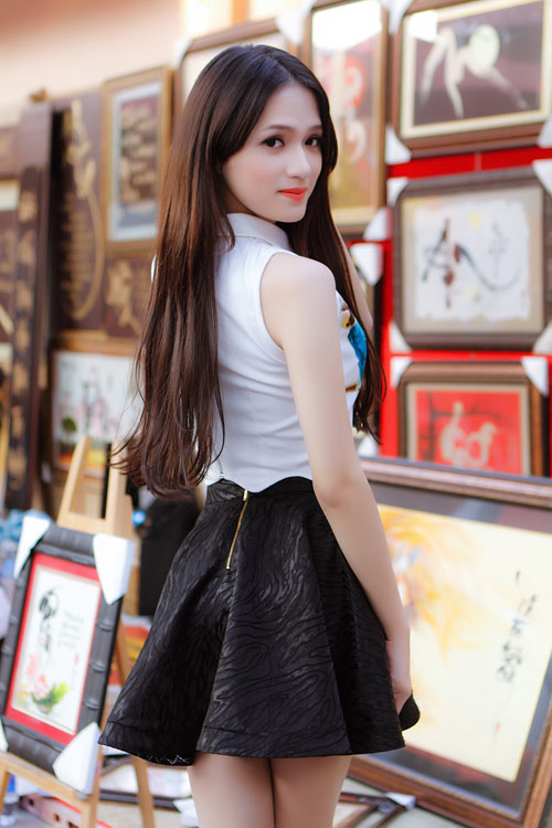 Hương Giang Idol gợi cảm bên sắc mai vàng - 16