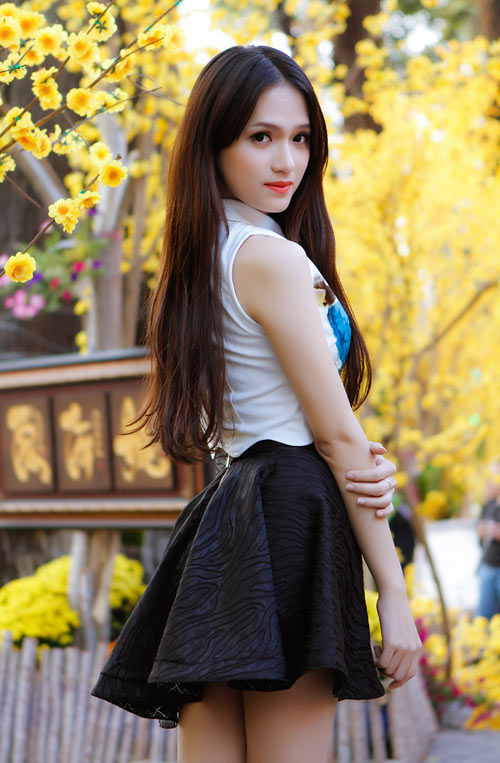 Hương Giang Idol gợi cảm bên sắc mai vàng - 17