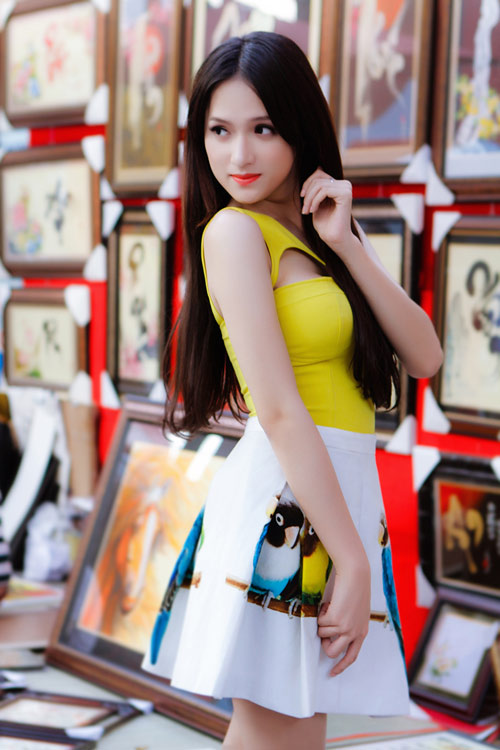 Hương Giang Idol gợi cảm bên sắc mai vàng - 4