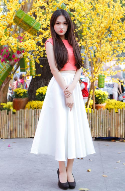 Hương Giang Idol gợi cảm bên sắc mai vàng - 8