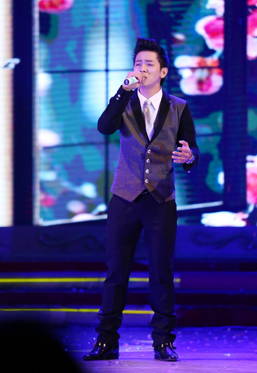 Mr. Đàm quỳ gối tỏ tình Mỹ Tâm - 10