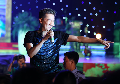 Mr. Đàm quỳ gối tỏ tình Mỹ Tâm - 5