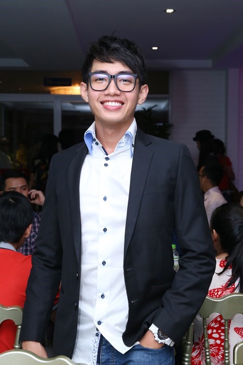 Vợ chồng Thanh Thúy tình cảm dự tiệc - 11