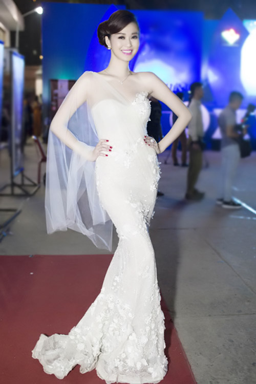 8 bộ đầm đuôi cá gây xao xuyến của Vbiz - 8