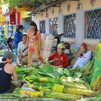 Tin tức trong ngày - Độc đáo “chợ lá dong” giữa lòng thành phố