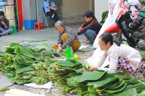 Độc đáo “chợ lá dong” giữa lòng thành phố - 3