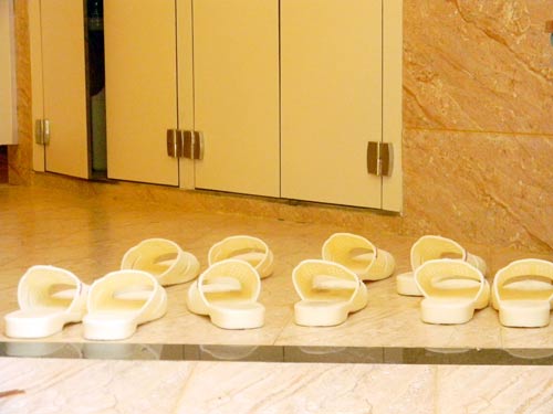 Bên trong nhà vệ sinh 5 sao giữa Sài Gòn - 2