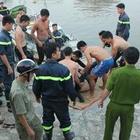 Tin tức trong ngày - Nam thanh niên nhảy kênh Tàu Hũ tự tử