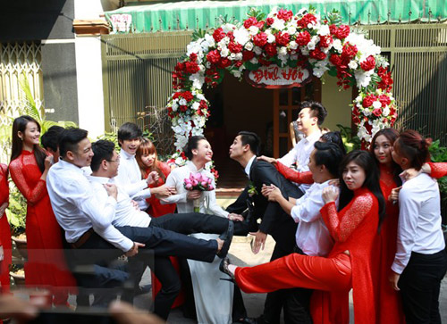 Baggio quỳ gối cầu hôn cô dâu xinh đẹp - 3