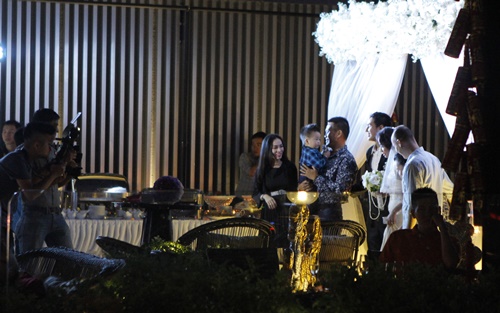 Baggio quỳ gối cầu hôn cô dâu xinh đẹp - 13