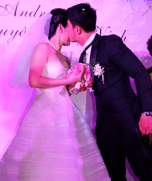 Khi người đẹp đắm say trong men tình - 17