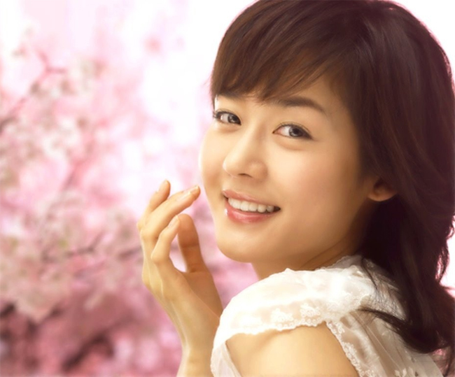 Sung Yu Ri là nữ diễn viên sở hữu gương mặt ngọt ngào.
