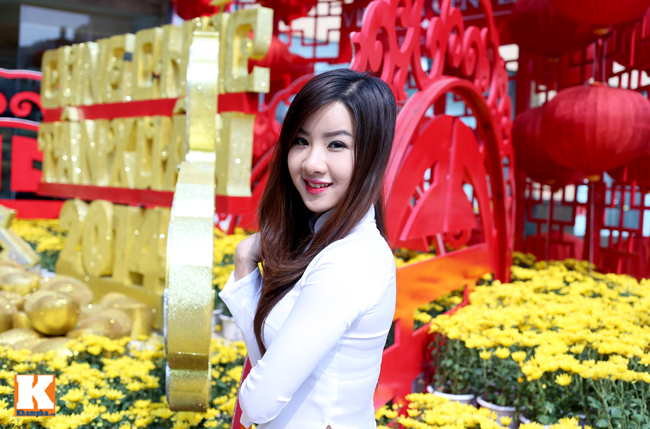 Hoa khôi Nữ sinh VN xinh tươi trên phố xuân - 19