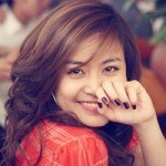 Giúp cô nàng ria mép xinh đẹp đi chơi Tết