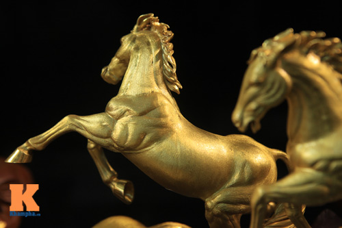 Cận cảnh bộ Bát Mã mạ vàng ở Hà Nội - 8