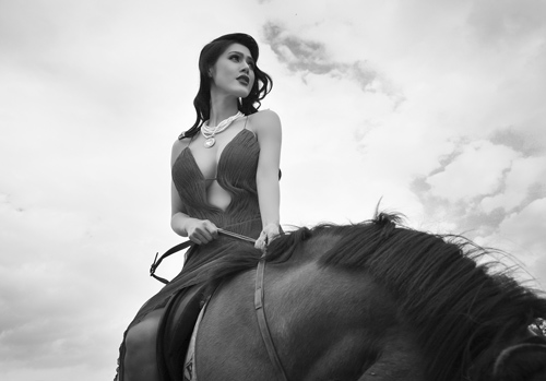 Đinh Phương Ánh khoe dáng bạo đầu năm - 10