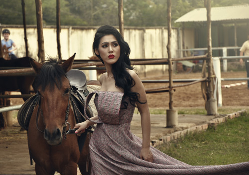 Đinh Phương Ánh khoe dáng bạo đầu năm - 8