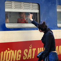 Tin tức trong ngày - Xúc động chia tay chiều cuối năm ở ga Hà Nội