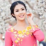 Xu hướng thời trang - Ngọc Hân đằm thắm giữa vườn đào Xuân