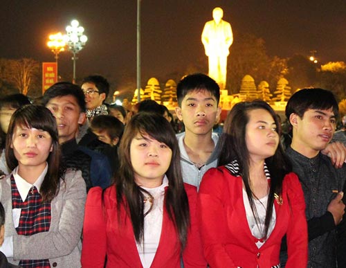 Cả nước rộn ràng trước thềm năm mới - 21