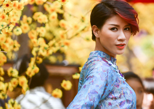 Trang Trần rực rỡ dạo phố đầu năm - 1