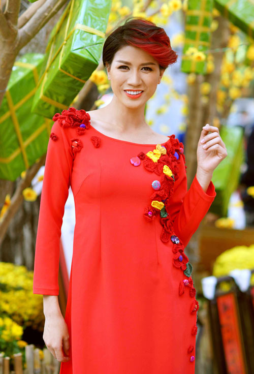Trang Trần rực rỡ dạo phố đầu năm - 12