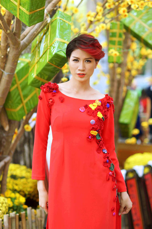 Trang Trần rực rỡ dạo phố đầu năm - 13