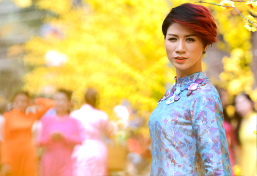 Trang Trần rực rỡ dạo phố đầu năm - 2