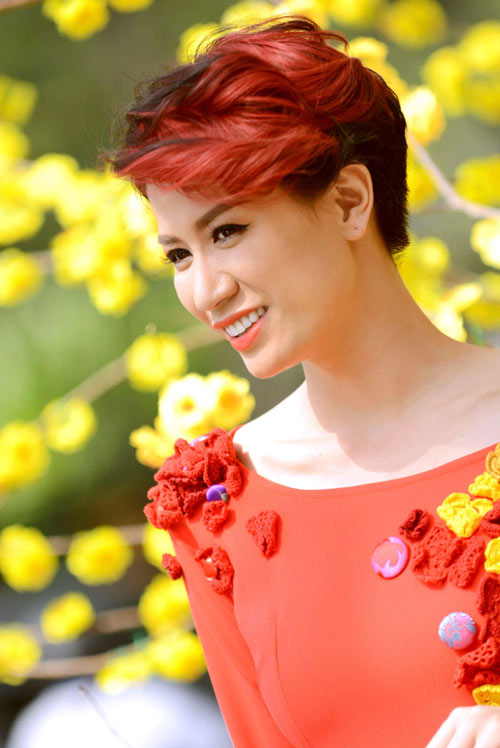 Trang Trần rực rỡ dạo phố đầu năm - 5