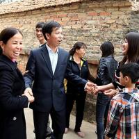 Ông Chấn đi chúc Tết sau 10 năm tù oan