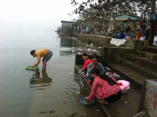 Chợ làng đầu năm bên bến nước - 16