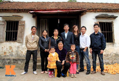 Ông Chấn đi chúc Tết sau 10 năm tù oan - 14