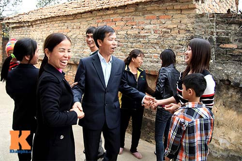 Ông Chấn đi chúc Tết sau 10 năm tù oan - 11