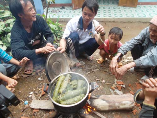 Cái Tết ấm cúng của cha con "người rừng" - 3