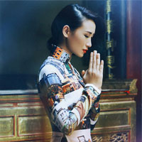 Xu hướng thời trang - Huyền Trang duyên dáng lễ chùa cầu an